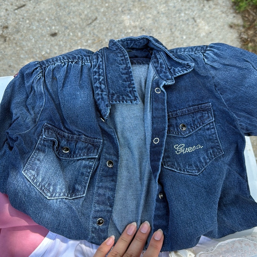 Guess Button Up